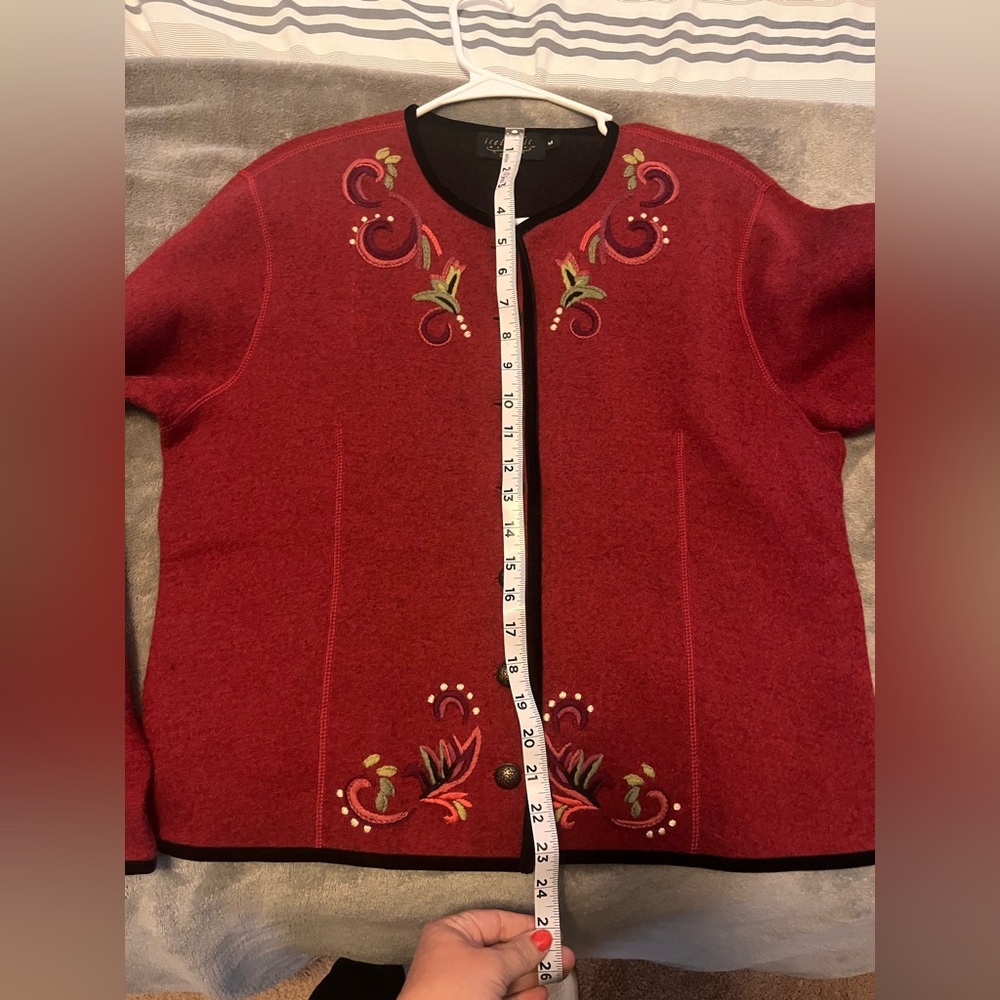 Icelandic Designs Wool Embroidered Cardigan‎ Velvet Trim Size Medium - Picture 9 of 11